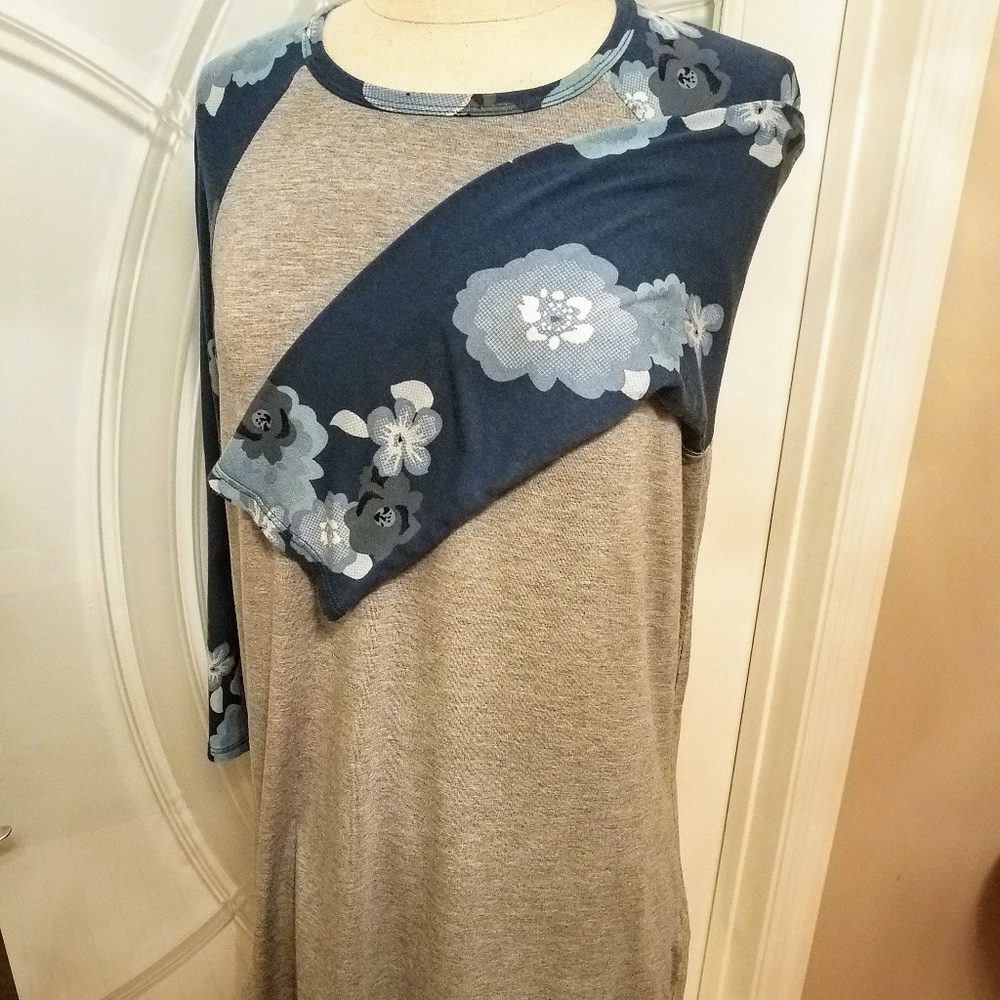LuLaRoe Randy Shirt Size M
